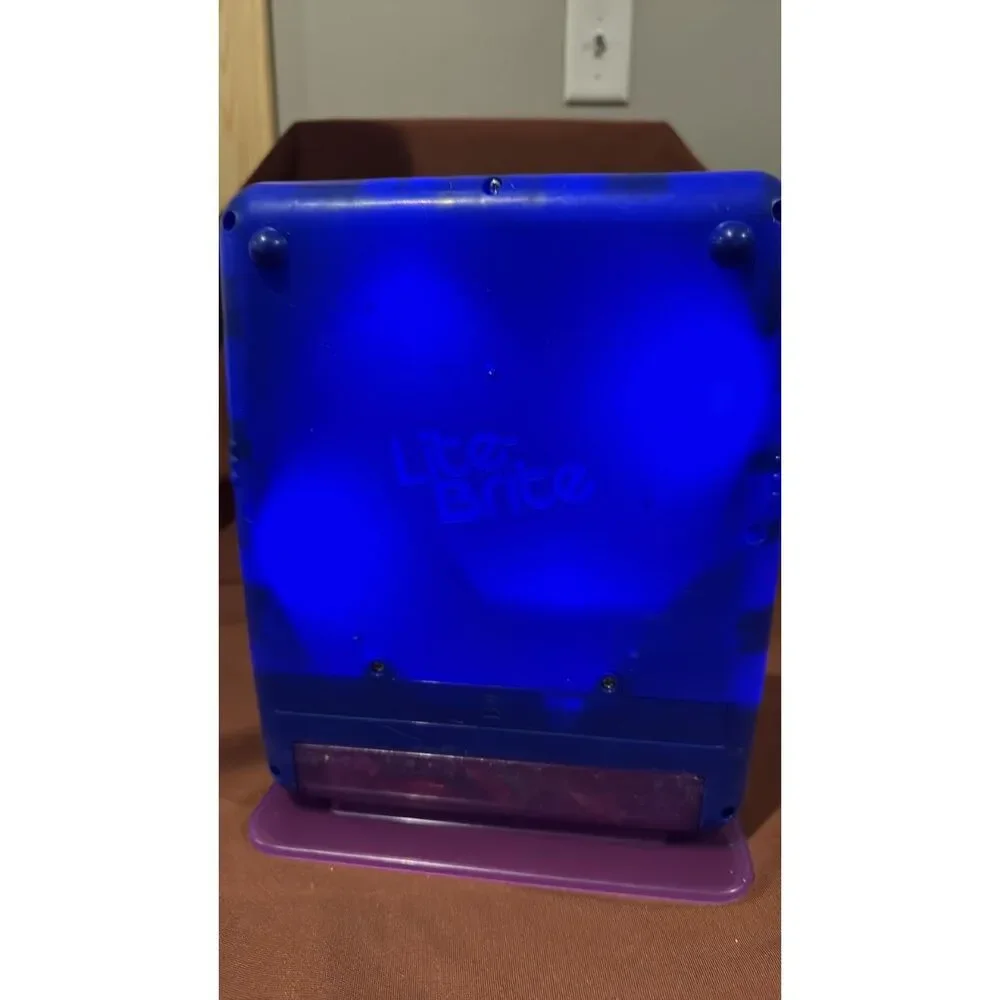 Lite-Brite LED Flat Screen Hasbro 2010 Battery Operated purple with Pegs